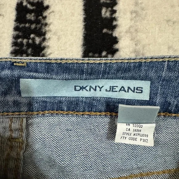 DKNY Jeans with Brown Leather Patch - Picture 5 of 5